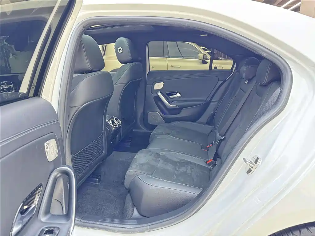 Mercedes-Benz A-Class 2020 — фото 11