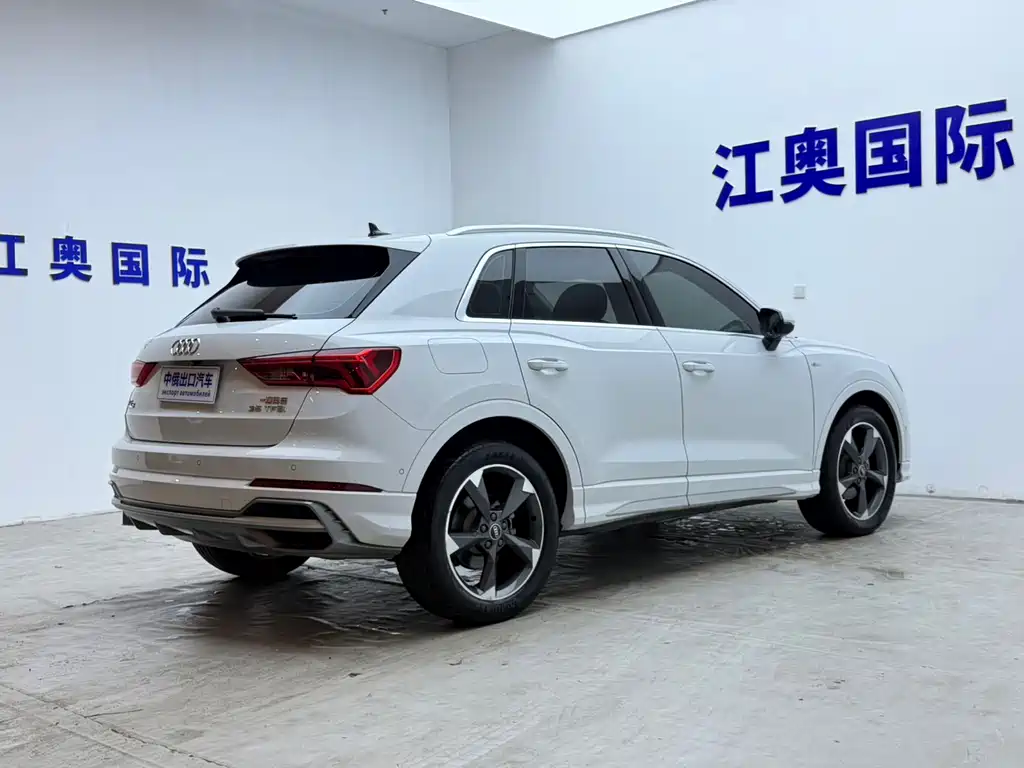 Audi Q3 2023 — фото 17