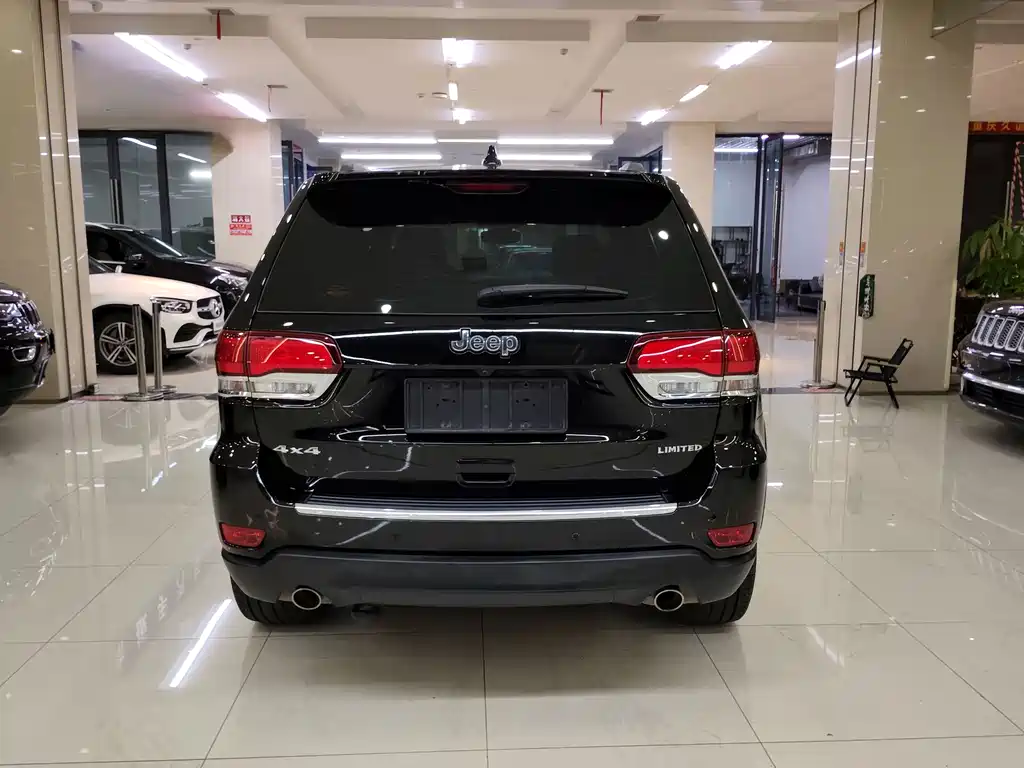 Jeep Grand Cherokee 2020 — фото 18