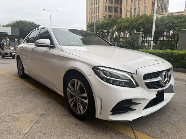 Mercedes-Benz C-Class 2020