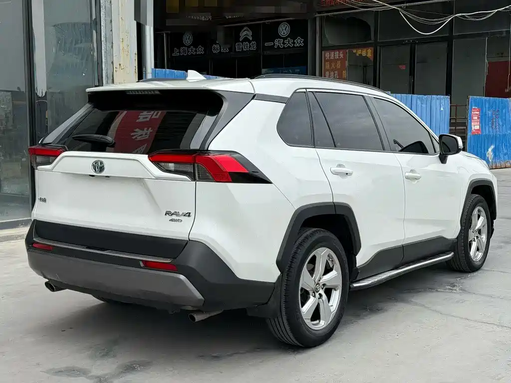 Toyota RAV4 2020 — фото 6
