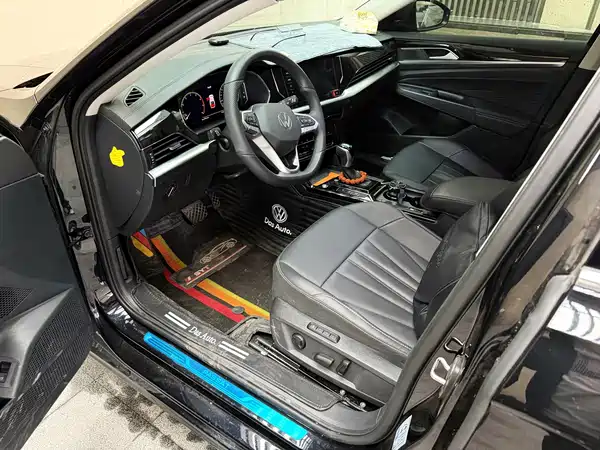 Volkswagen Passat 2025