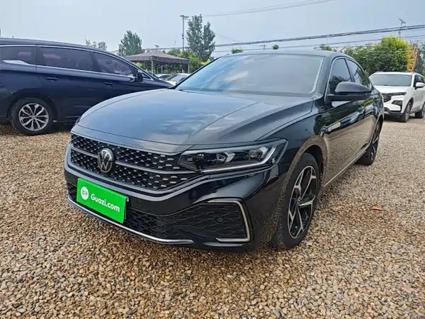 Volkswagen Passat 2023