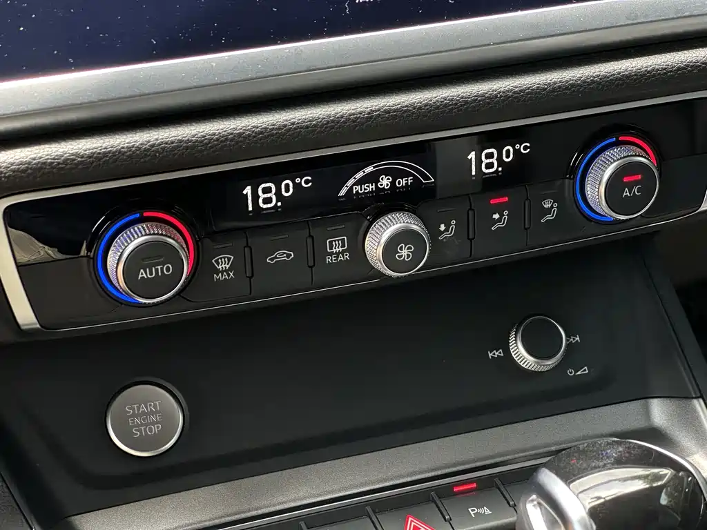Audi Q3 2020 — фото 16