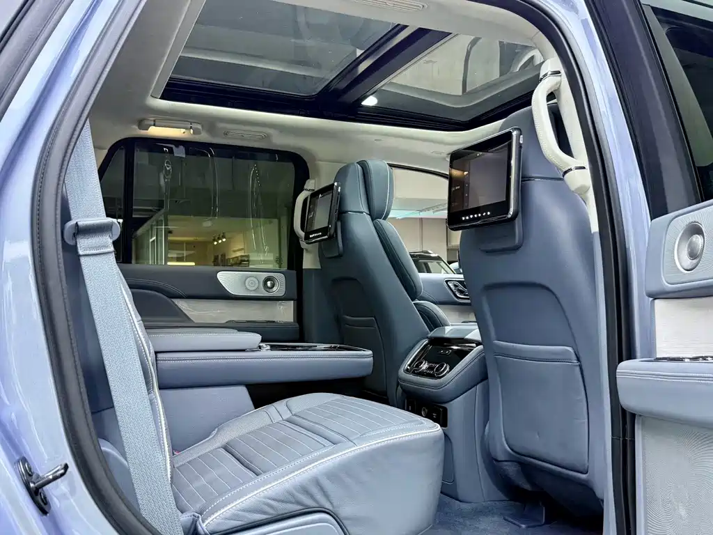 Lincoln Navigator 2019 — фото 29