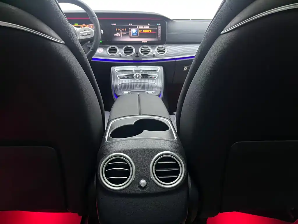 Mercedes-Benz E-Class 2020 — фото 12