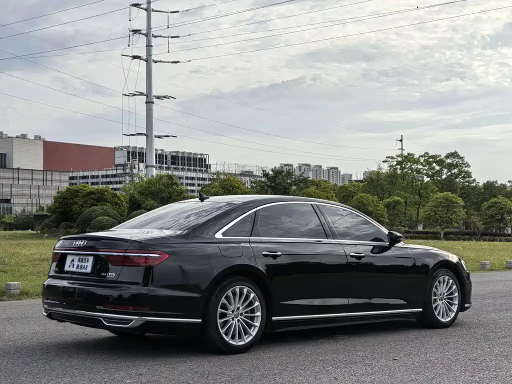 Audi A8 2019 — фото 12