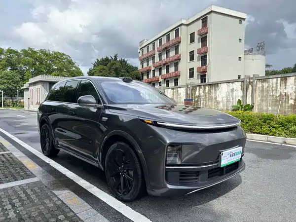 Li Auto L8 2023