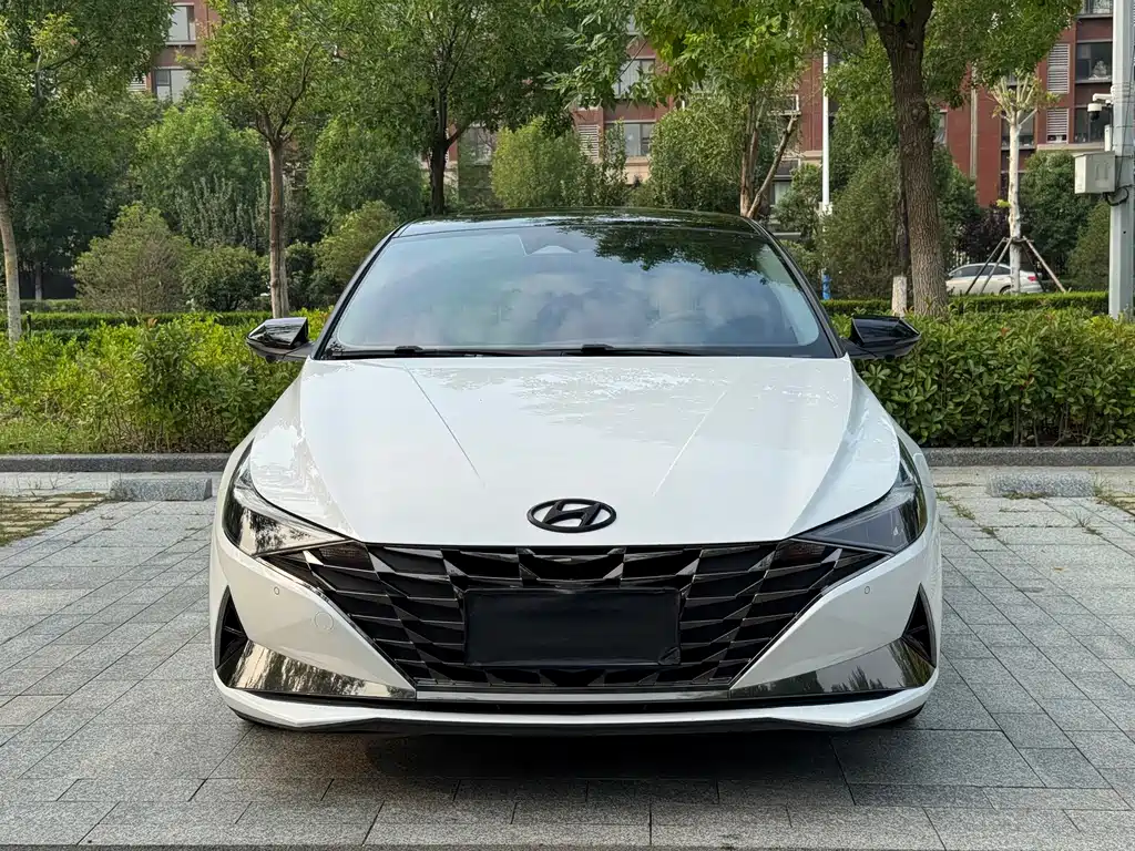 Hyundai Elantra 2022 — фото 2