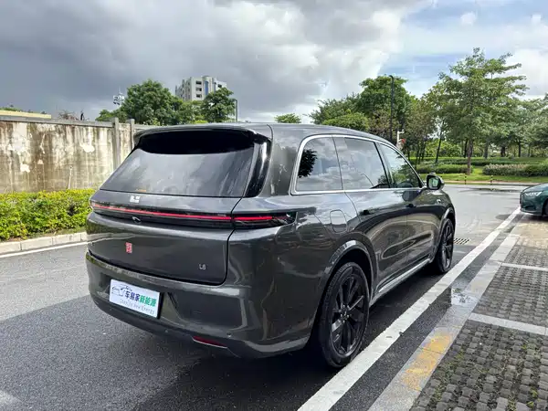 Li Auto L8 2023
