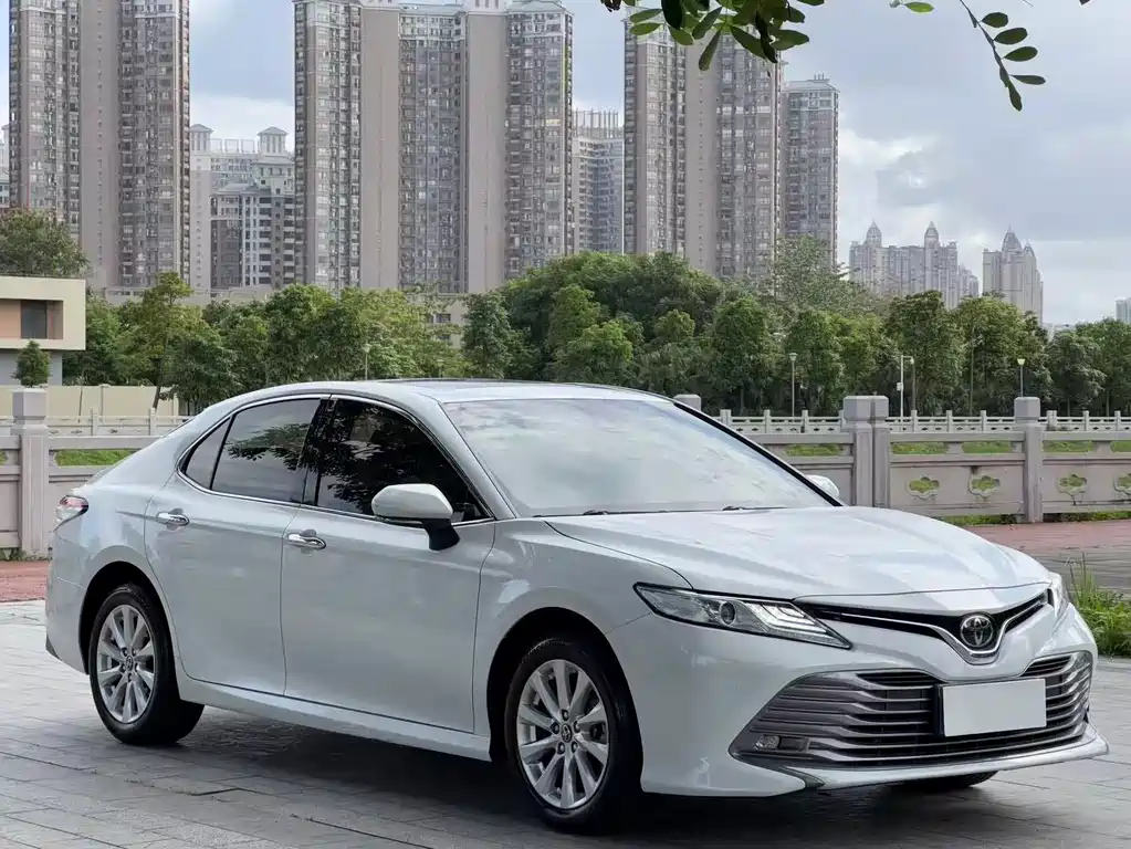 Toyota Camry 2020 — фото 3