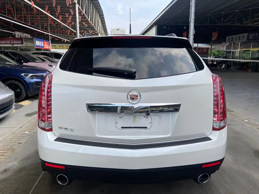 Cadillac SRX 2014 — фото 15