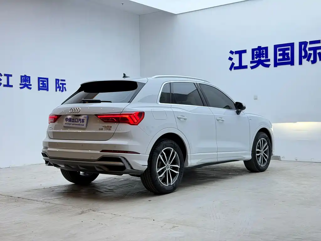 Audi Q3 2023 — фото 18