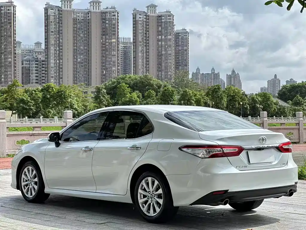 Toyota Camry 2020 — фото 7