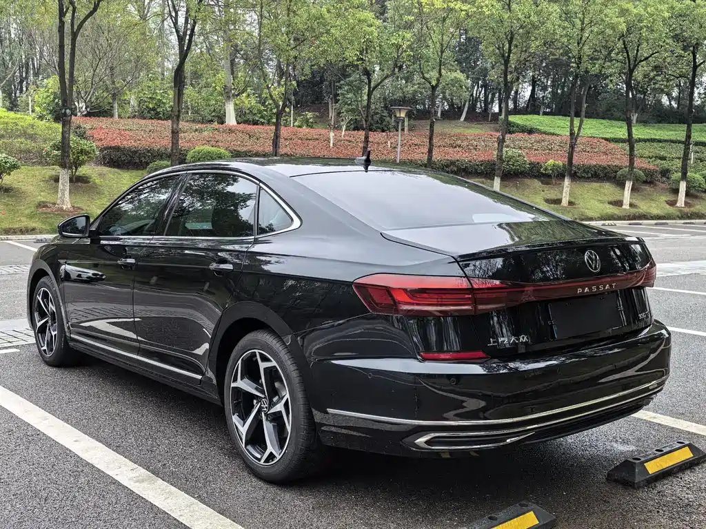 Volkswagen Passat 2023
