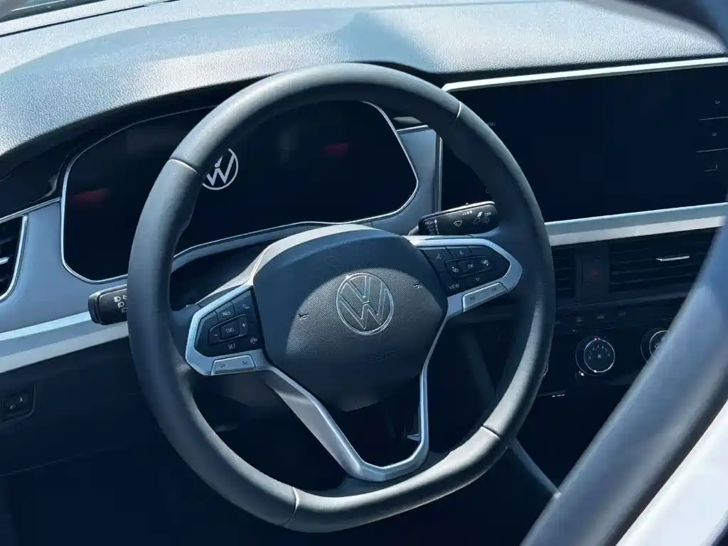 Volkswagen Bora 2023