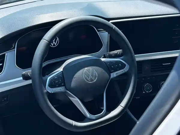 Volkswagen Bora 2023