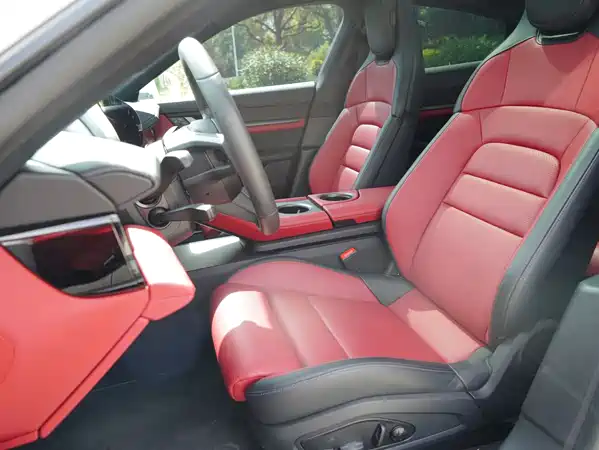 Porsche Taycan 2025