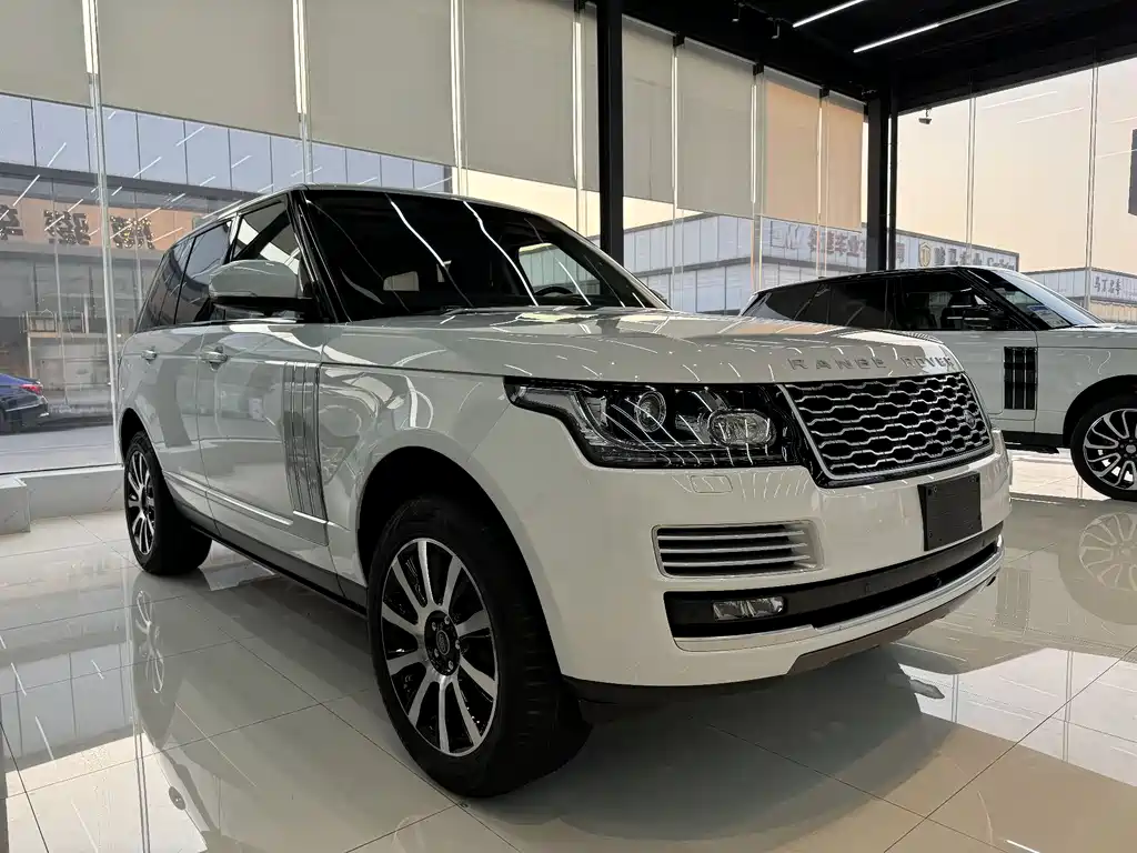 Land Rover Range Rover 2018 — фото 1
