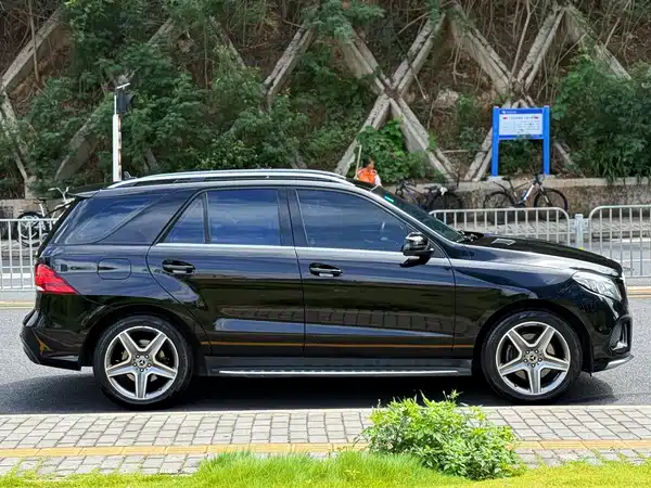 Mercedes-Benz GLE 2017