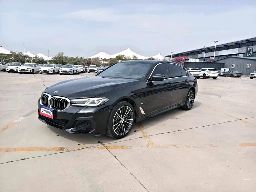BMW 5 Series 2023 — фото 1