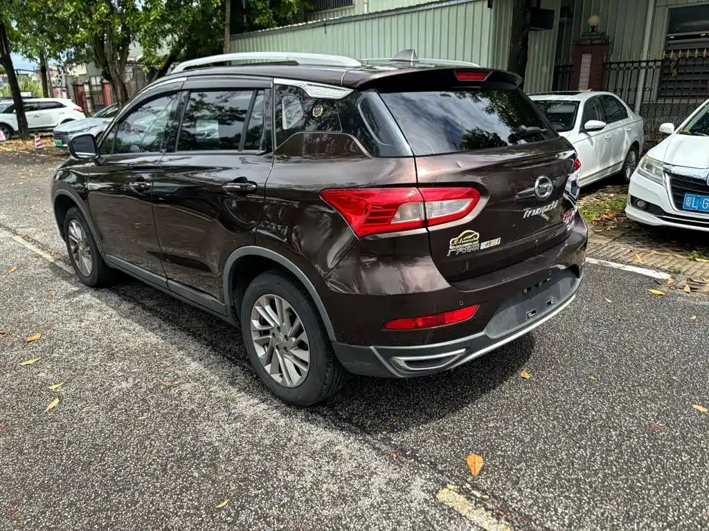 GAC Trumpchi GS4 2016 — фото 9