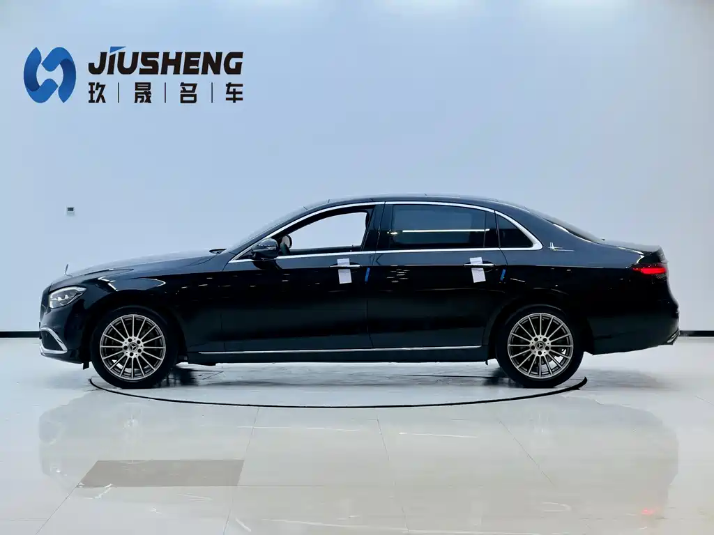 Mercedes-Benz E-Class 2023 — фото 20