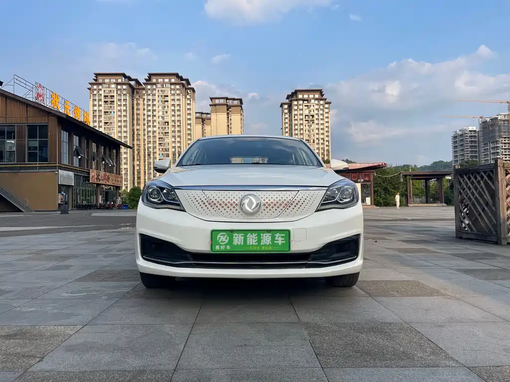 Dongfeng E70 2021
