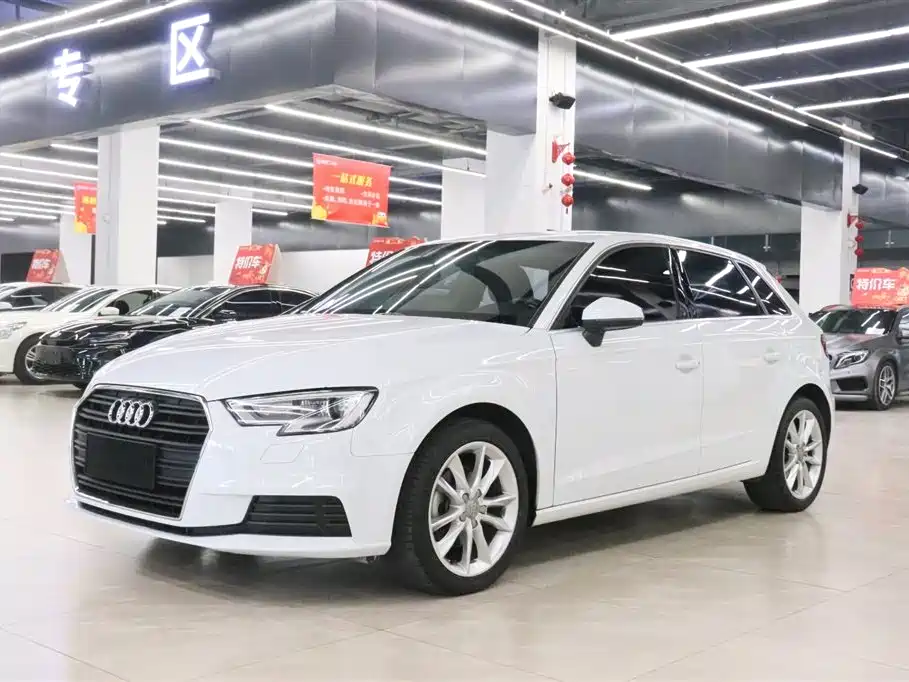 Audi A3 2017 — фото 1