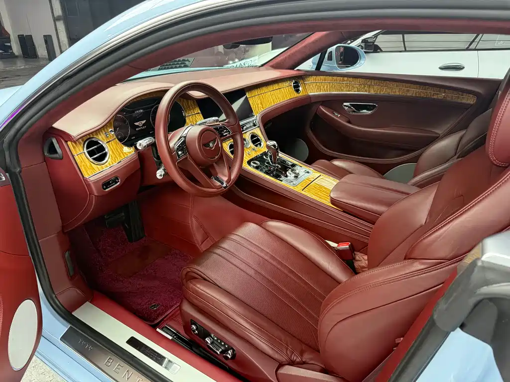 Bentley Continental 2020