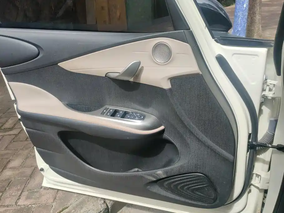 BYD Dolphin 2023