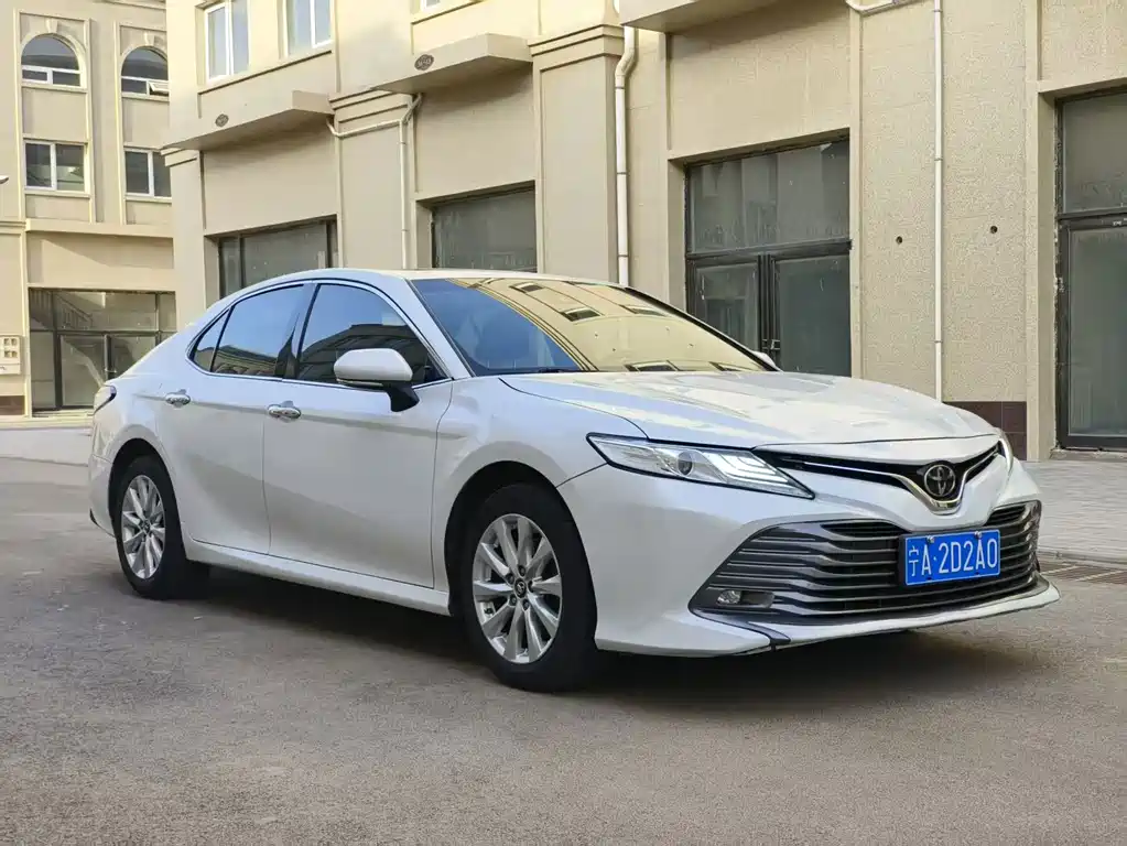 Toyota Camry 2020 — фото 3