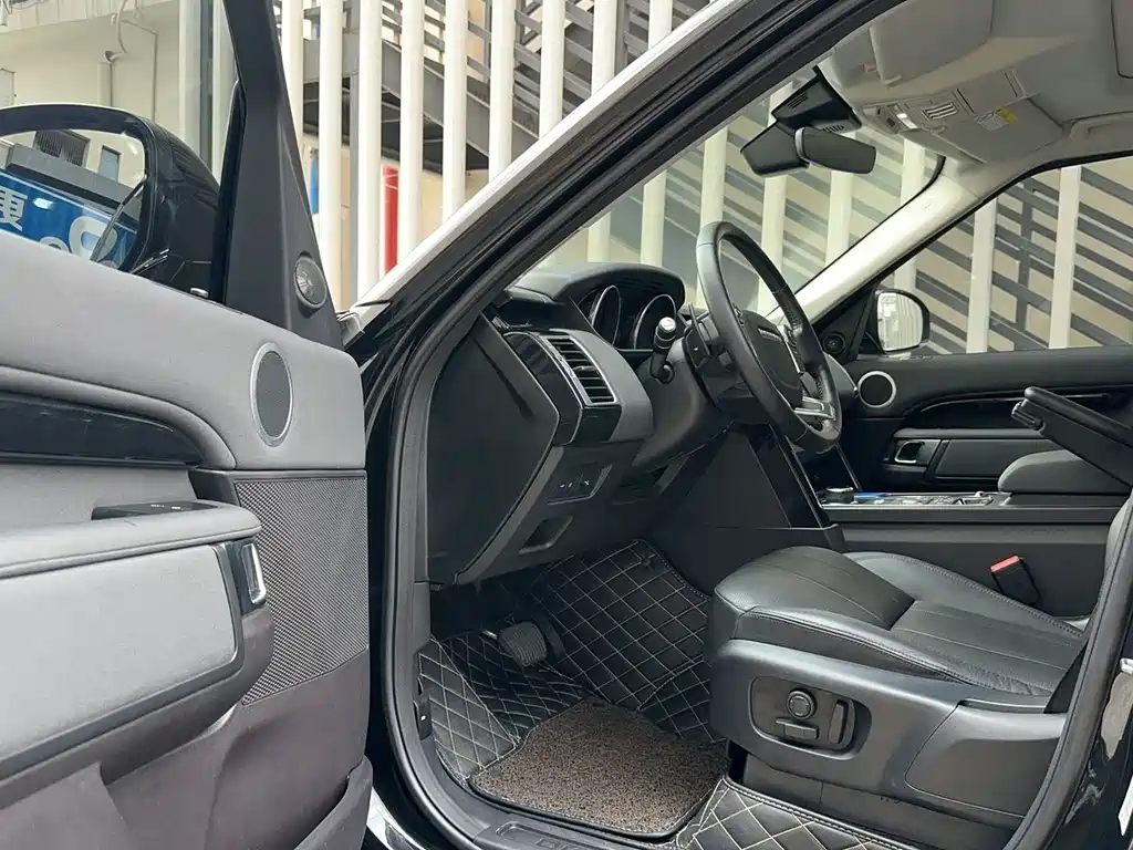 Land Rover Discovery 2019 — фото 18