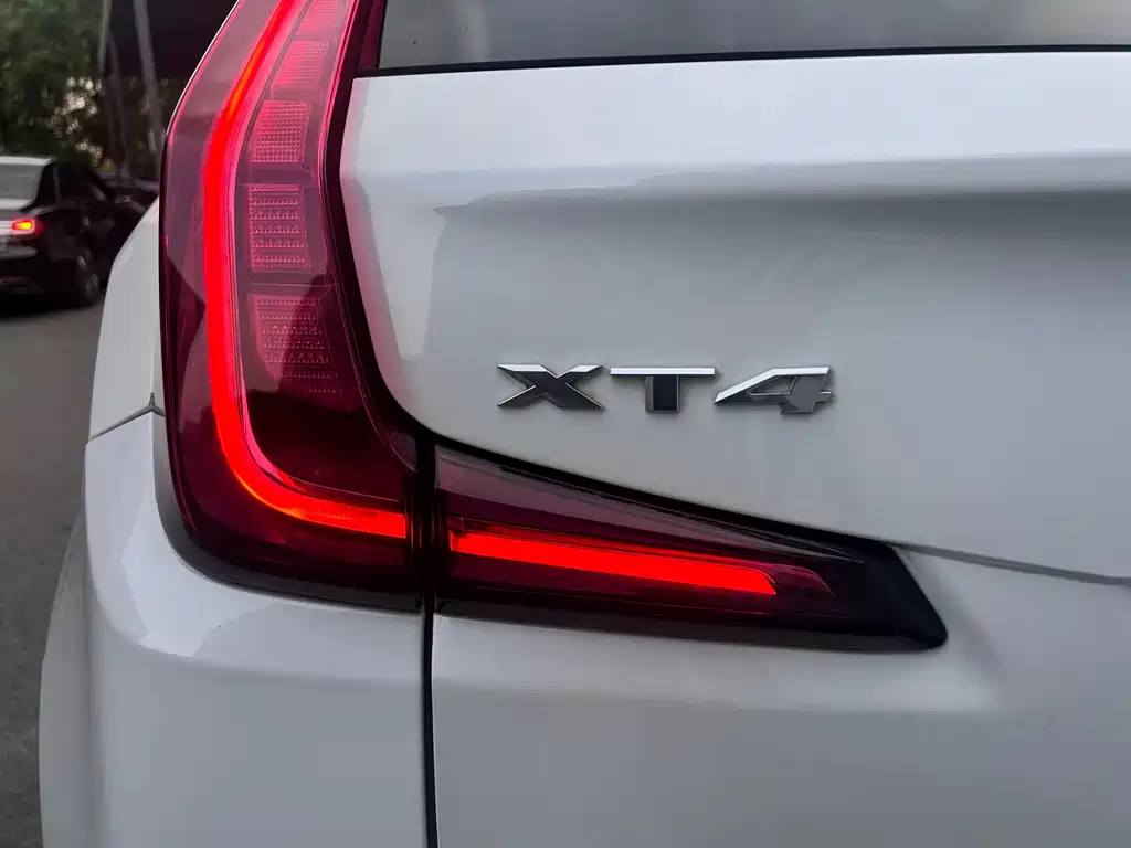 Cadillac XT4 2020 — фото 20
