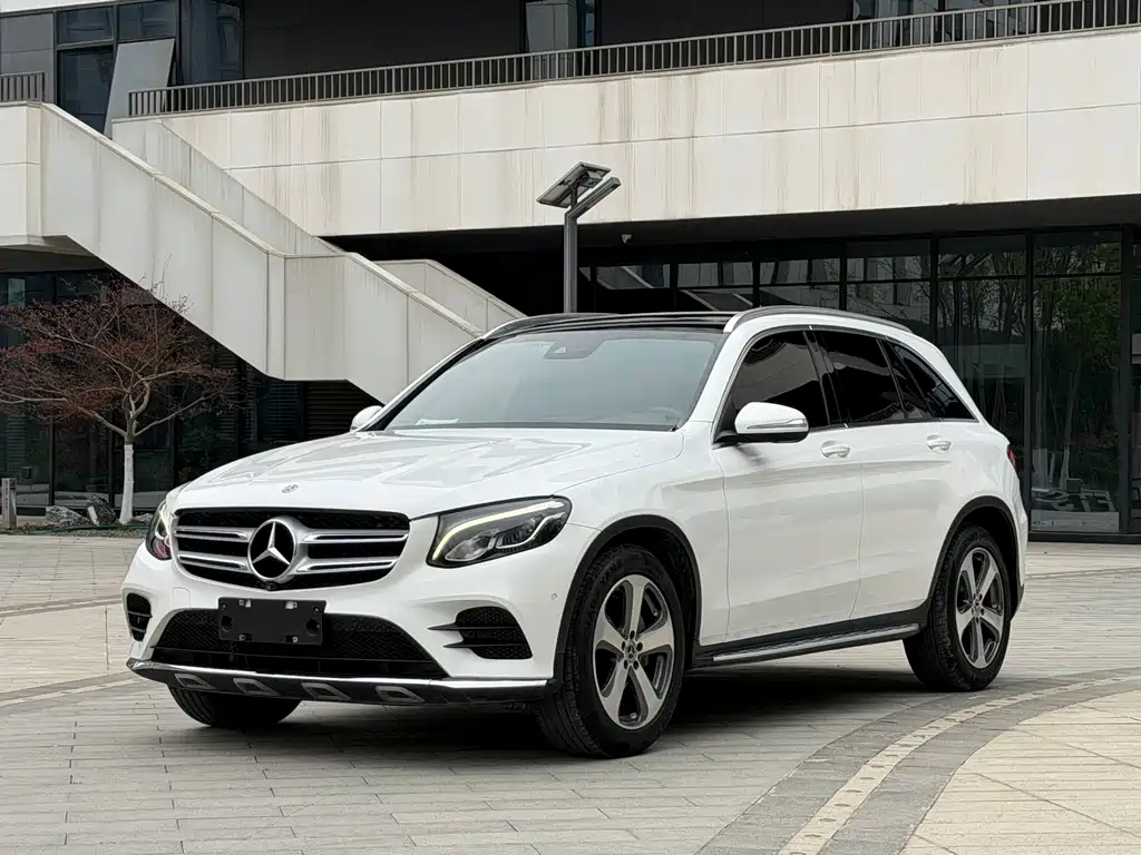 Mercedes-Benz GLC 2017 — фото 1