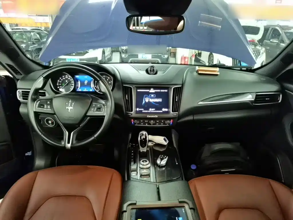 Maserati Levante 2019 — фото 10