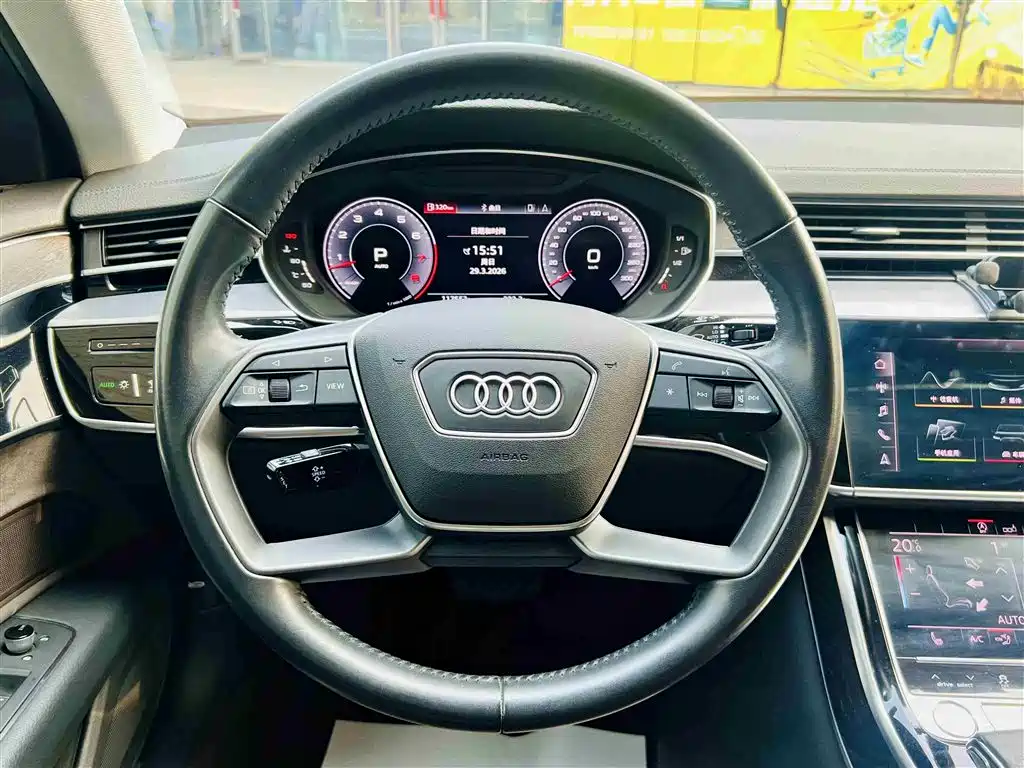 Audi A8 2019 — фото 12