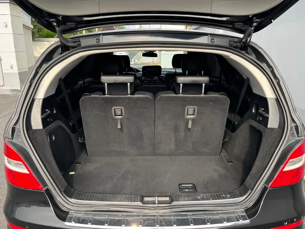 Mercedes-Benz R-Class 2017 — фото 11
