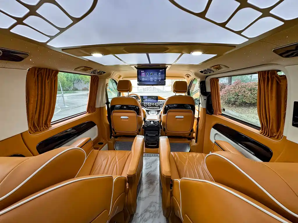 Mercedes-Benz Vito 2023 — фото 11