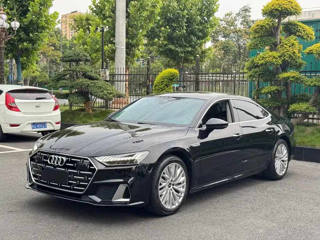 Audi A7L 2022 — фото 1