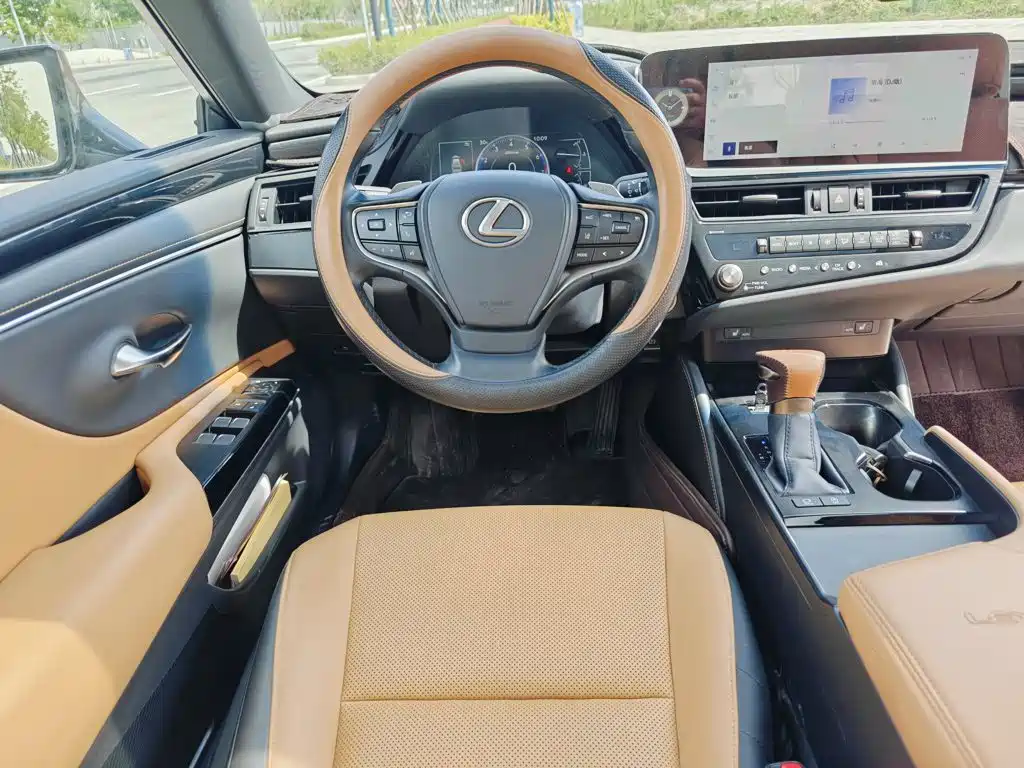 Lexus ES 2023 — фото 14