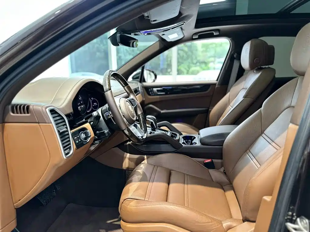 Porsche Cayenne 2023 — фото 14
