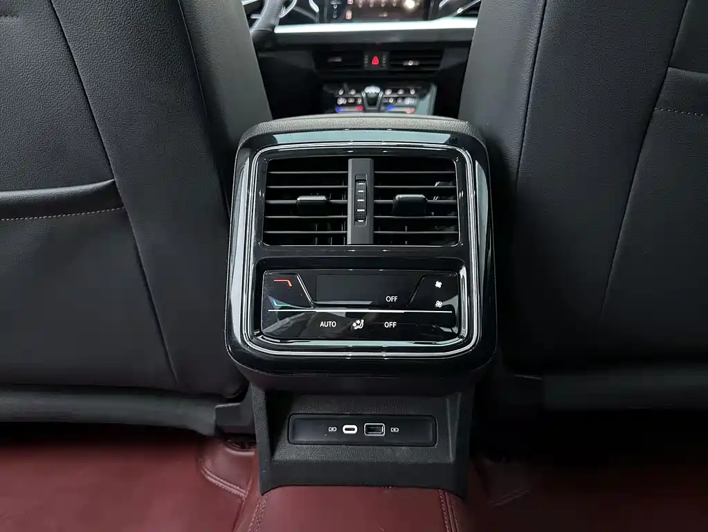 Volkswagen Passat 2023 — фото 11