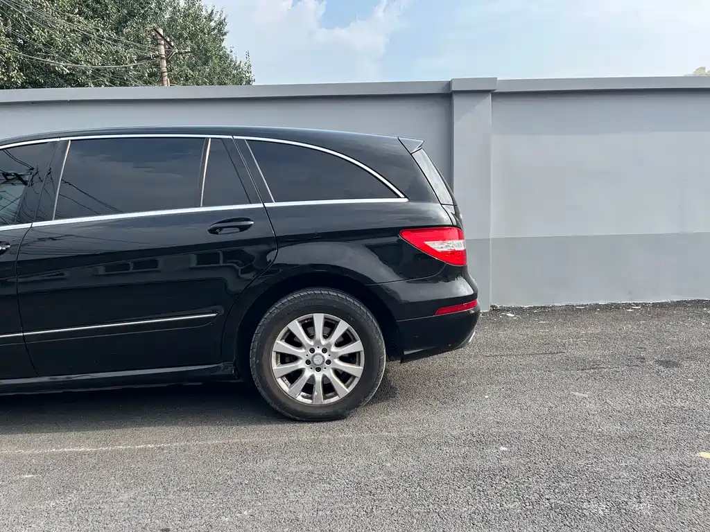Mercedes-Benz R-Class 2017 — фото 13
