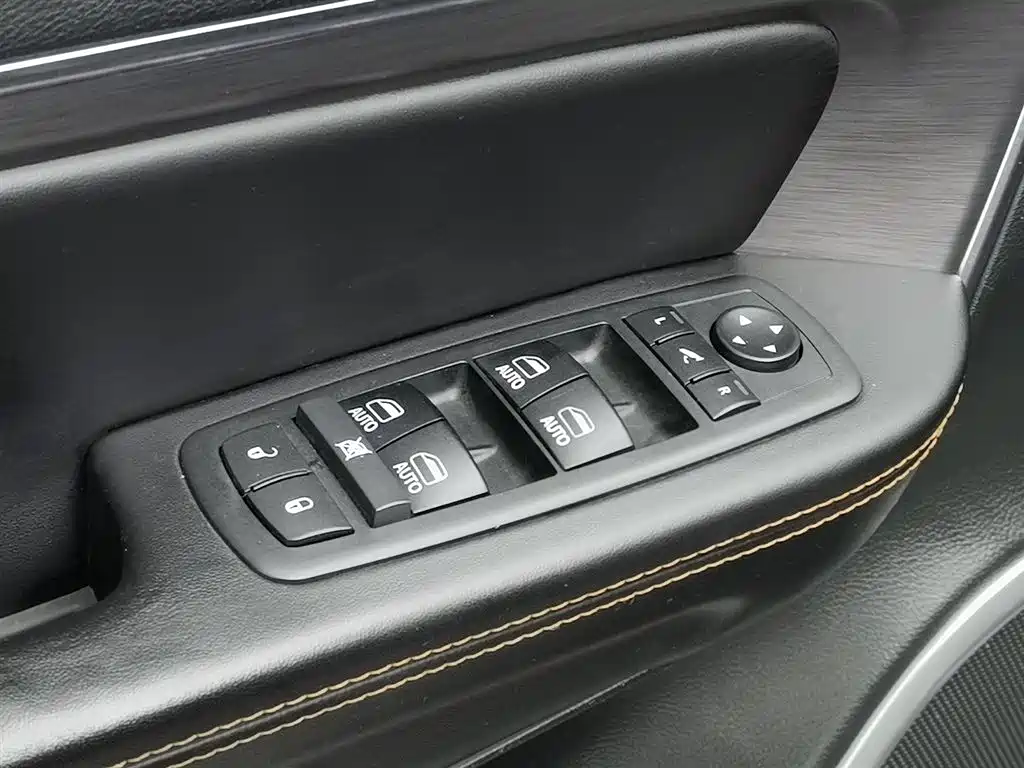 Jeep Grand Commander 2020 — фото 9