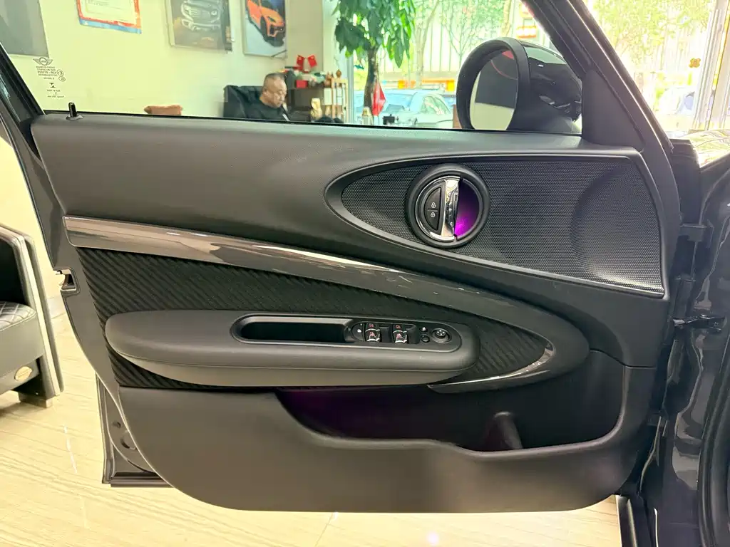 MINI Clubman 2018 — фото 14