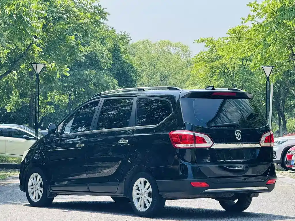 Baojun 730 2015