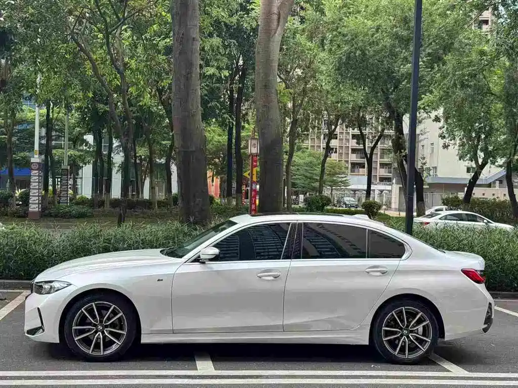 BMW 3 Series 2023
