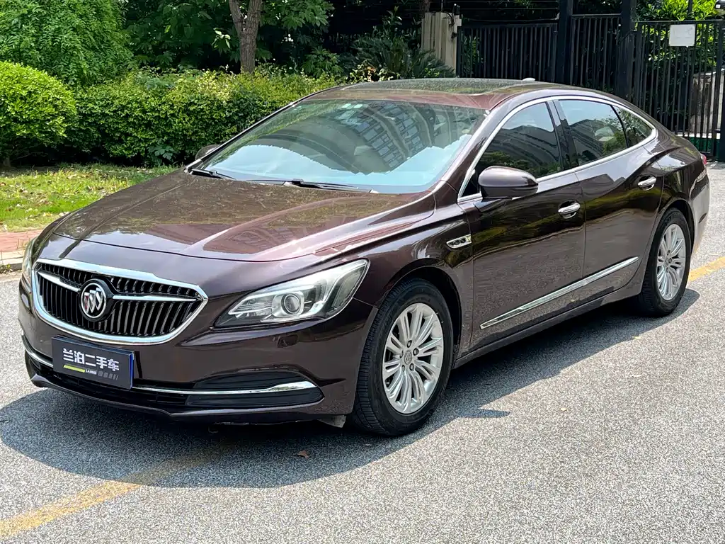 Buick LaCrosse 2018 — фото 1