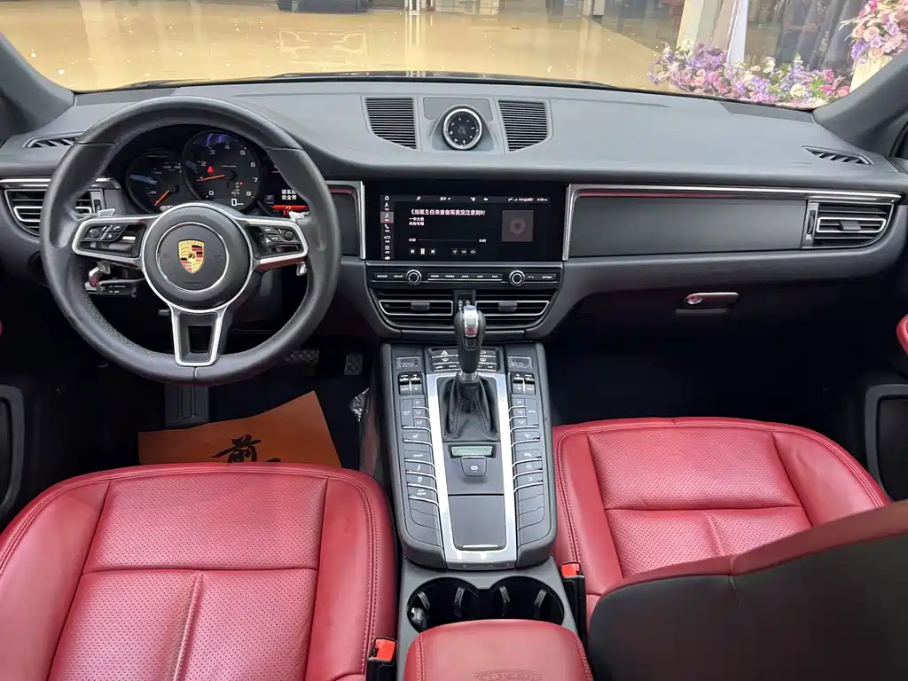 Porsche Macan 2021 — фото 9